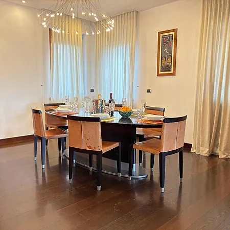 Luxury And Wellness Penthouse With Jacuzzi & Sauna Appartement