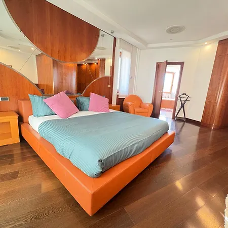 Appartement Luxury And Wellness Penthouse With Jacuzzi & Sauna Rome