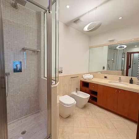 Appartement Luxury And Wellness Penthouse With Jacuzzi & Sauna *