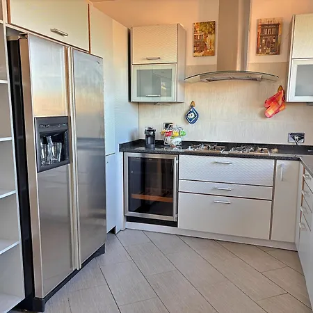 Luxury And Wellness Penthouse With Jacuzzi & Sauna Appartement *