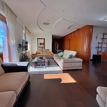 Appartement Luxury And Wellness Penthouse With Jacuzzi & Sauna *
