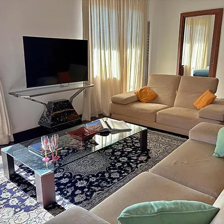 Appartement Luxury And Wellness Penthouse With Jacuzzi & Sauna