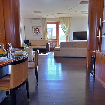 Luxury And Wellness Penthouse With Jacuzzi & Sauna Appartement *