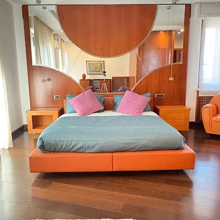 Luxury And Wellness Penthouse With Jacuzzi & Sauna