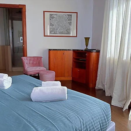 Luxury And Wellness Penthouse With Jacuzzi & Sauna