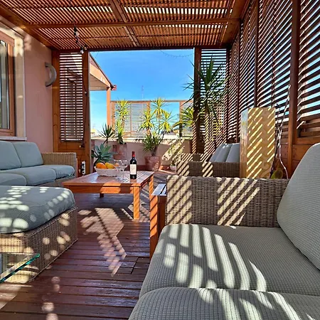 Luxury And Wellness Penthouse With Jacuzzi & Sauna