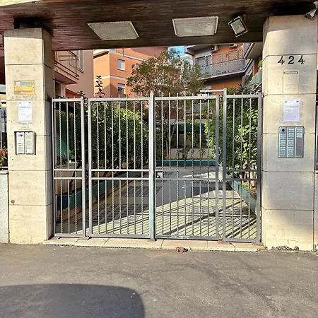 Luxury And Wellness Penthouse With Jacuzzi & Sauna Rome